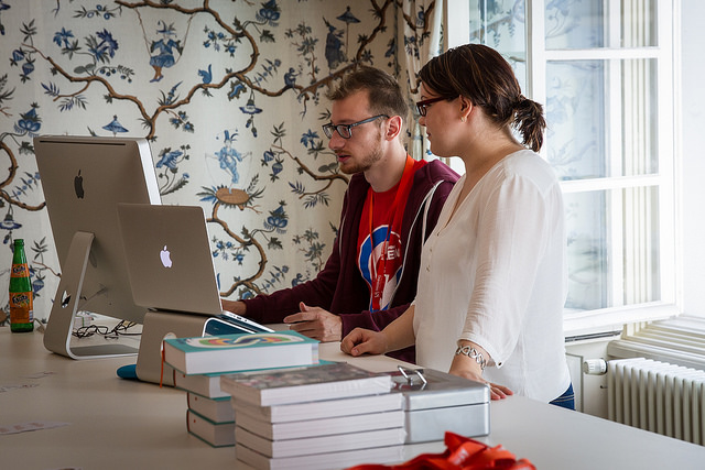 SmashingConf attendees using an iMac